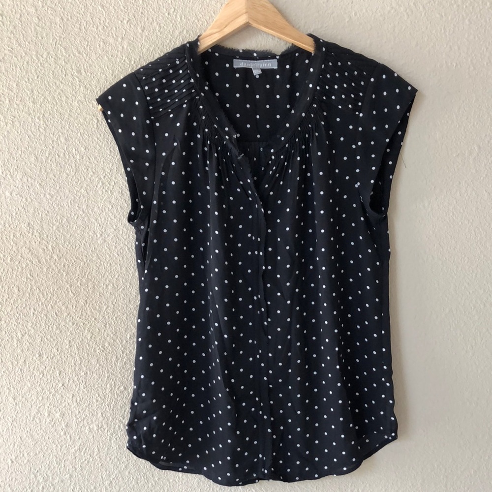 Daniel Rainn Black and White Raw Edged Top Size S